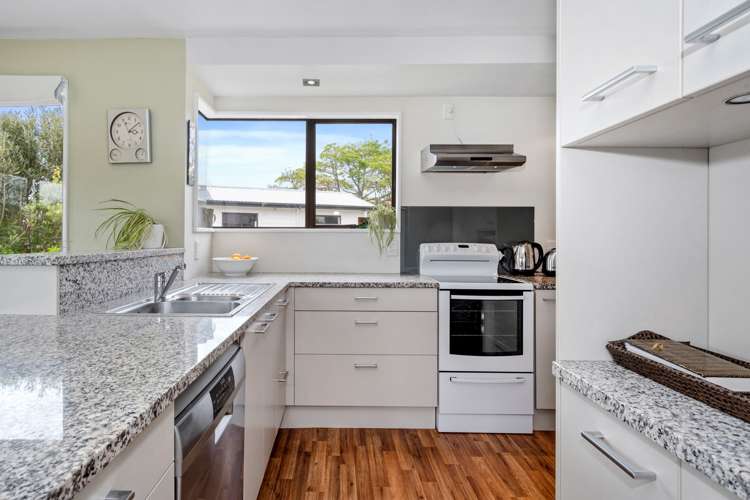 75 Jonathon Street Brookfield_7