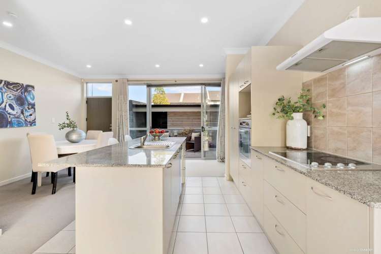 31 Manchester Drive Flat Bush_12