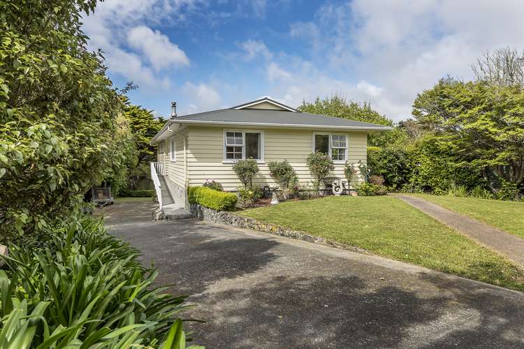 28 Bartlett Grove Tawa_18