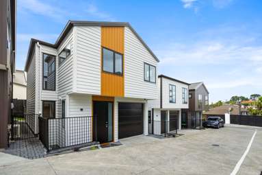 5/90 Picasso Drive_1