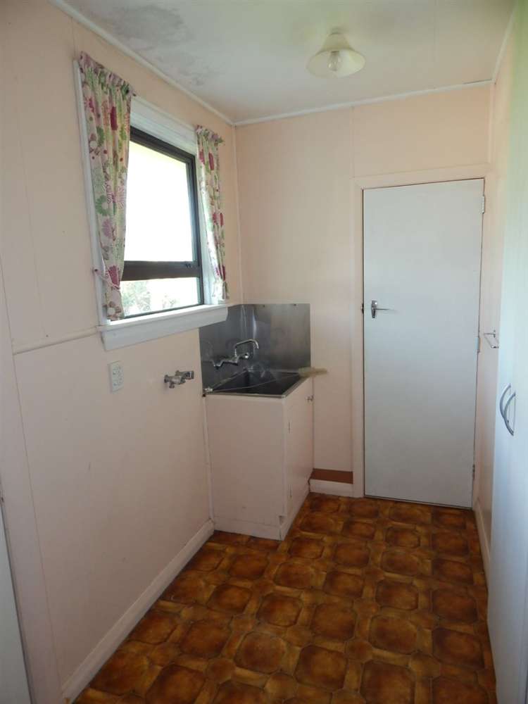 204 Sewell Street Hokitika_10