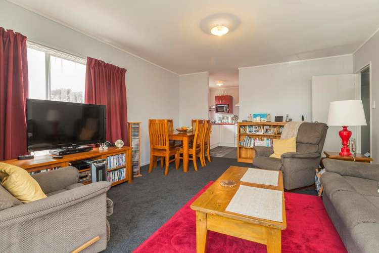 9 Alston Avenue Kelston_4