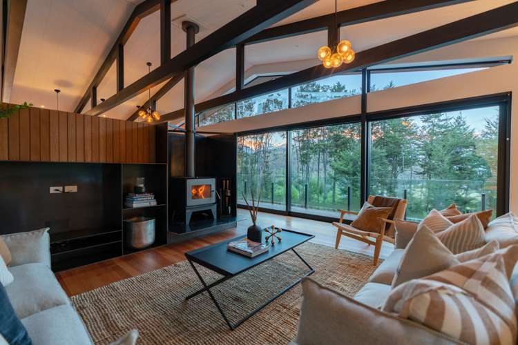 18 Falcon Heights Mount Creighton_10