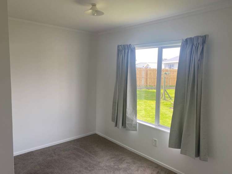 11 Seaward Place Wattle Downs_8