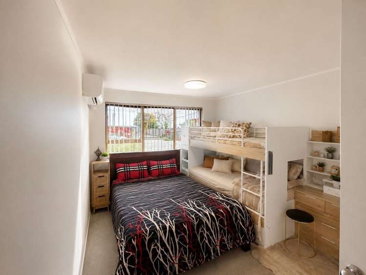 2/4 Ray Small Drive Papakura_6