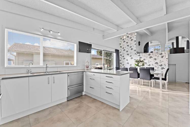 39 Willerton Avenue New Lynn_10