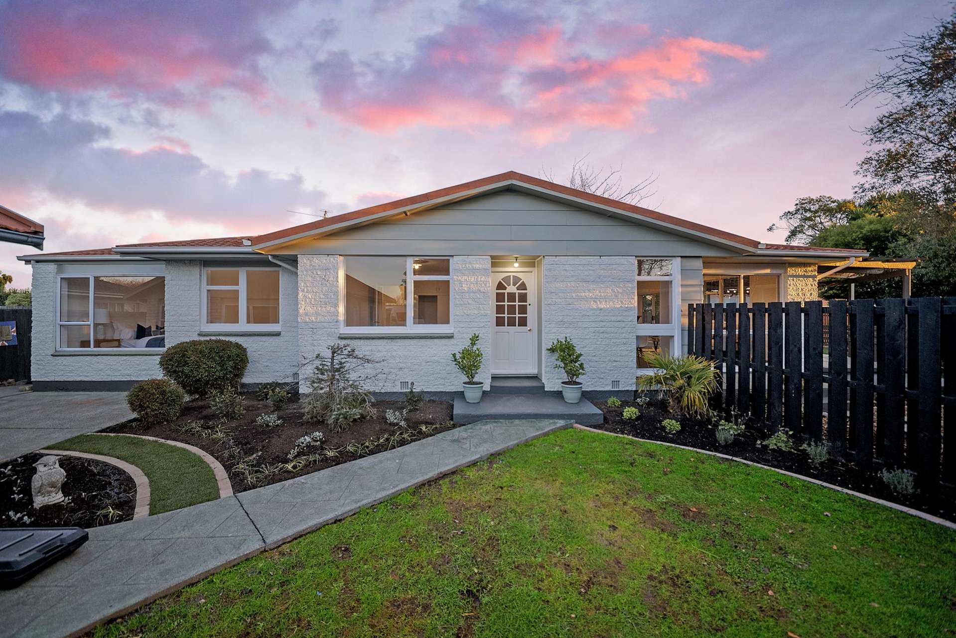 15 Denniston Crescent Redwood_0