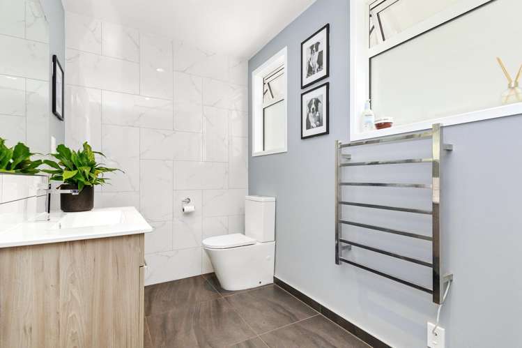 18 Omaha Grove Totara Park_9