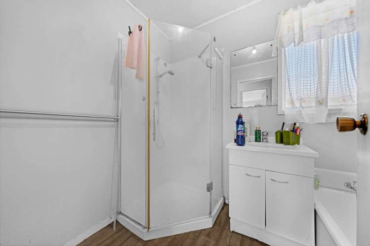 93 Flat Bush Road Clover Park_24