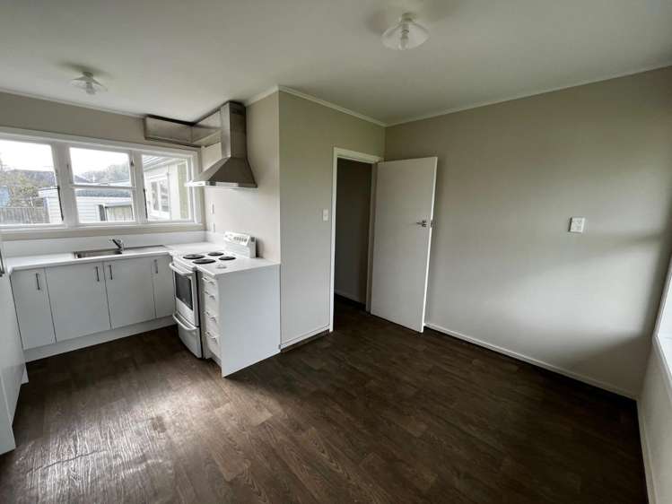 24 Devon Crescent 10985_1