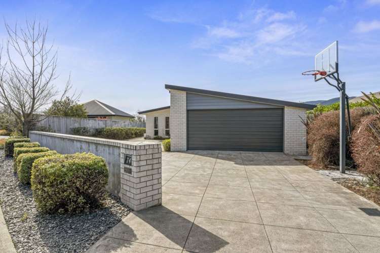 74 Washbourn Drive Richmond_1