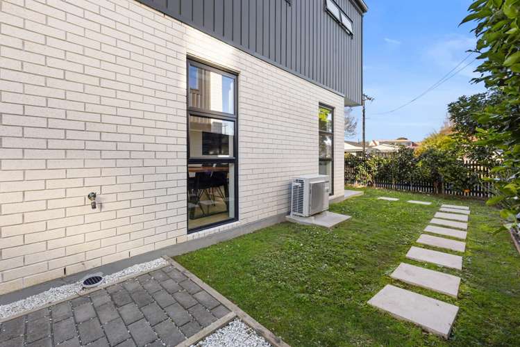 2/89 Beach Road Te Atatu Peninsula_16