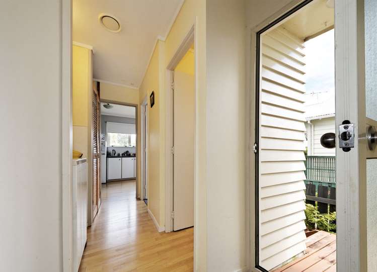 16 Woodglen Road Glen Eden_9