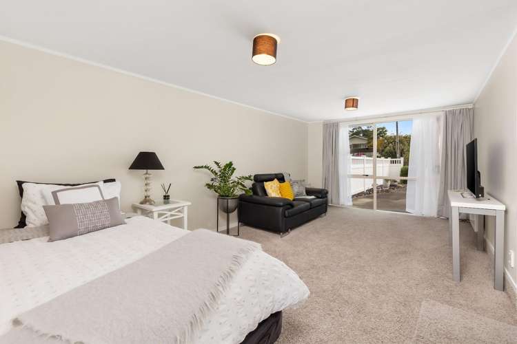 Flat 1/20 Pine Road Orewa_17