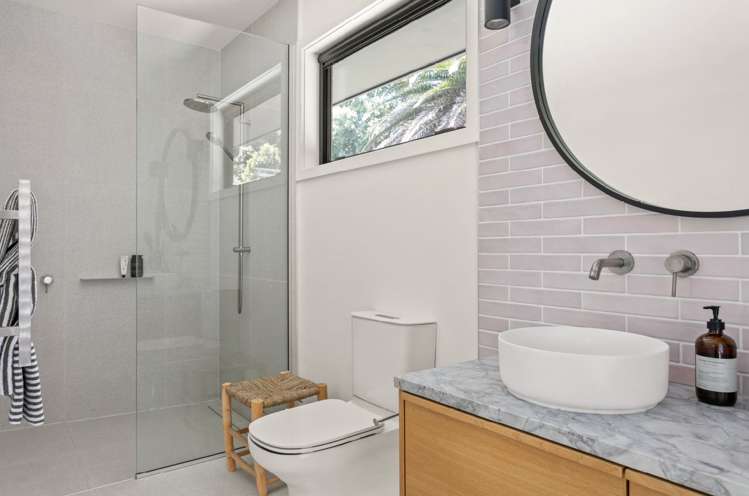 17 Sandy Cove Wainui_10