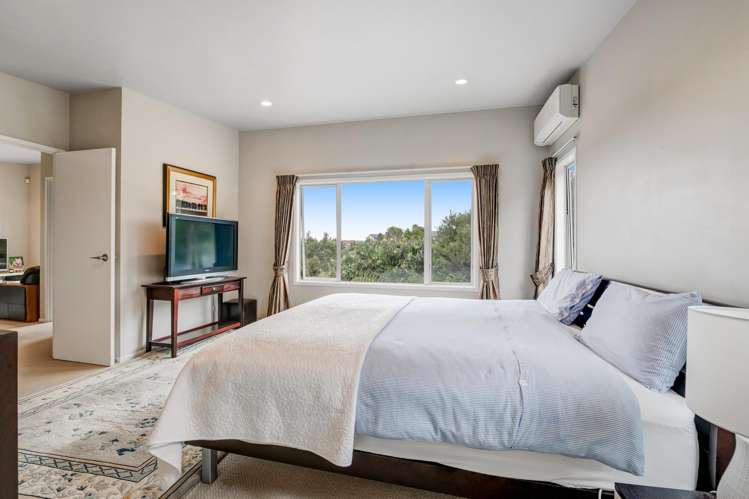 15 Springwater Vale Unsworth Heights_13