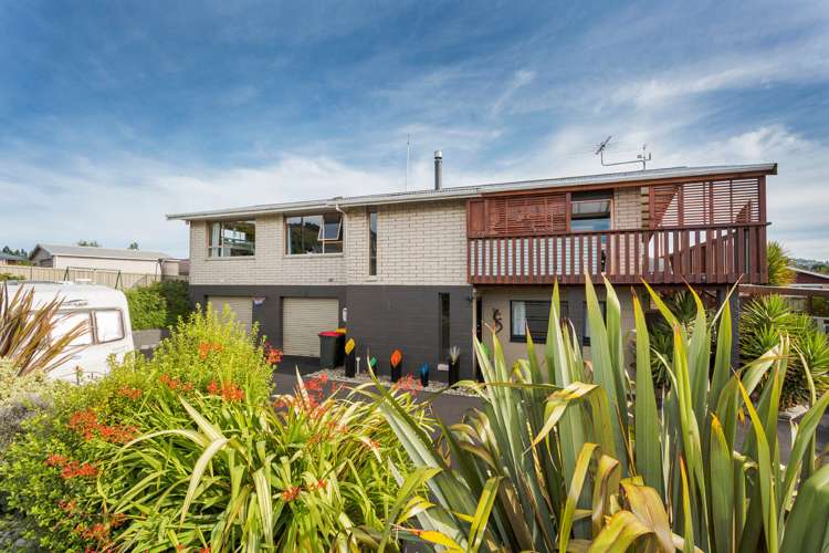 8 Clariton Avenue Green Island_19