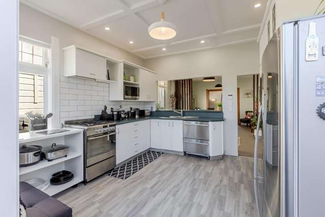 9 Wha Street Lyall Bay_4