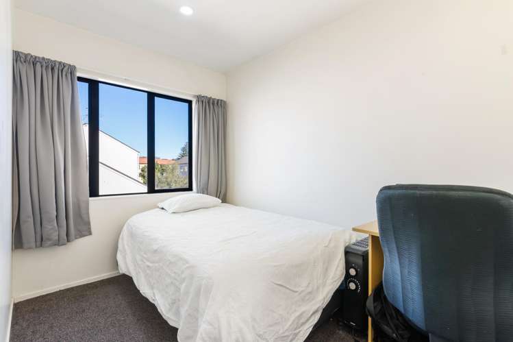 2/12 Ambrico Place New Lynn_9