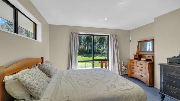 275 Plaskett Road Fernside_10
