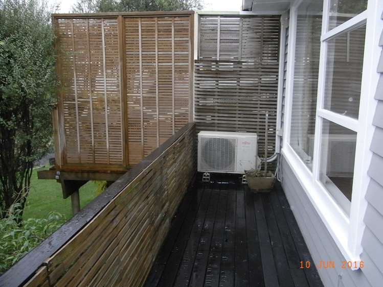 2/2 Derwent Crescent Titirangi_6