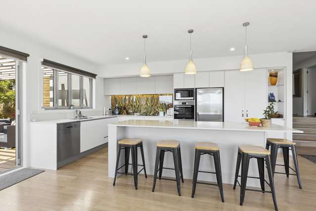 1 Manapouri Lane Aotea_1