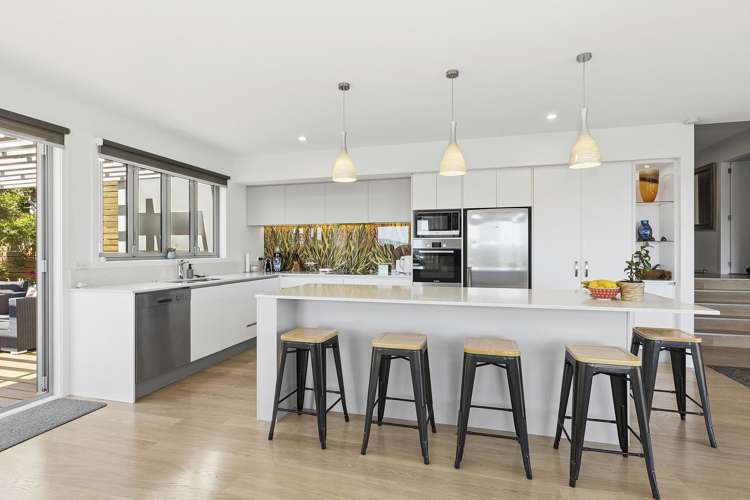 1 Manapouri Lane Aotea_1