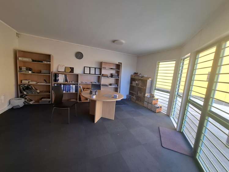 3/4087 Great North Road Kelston_4