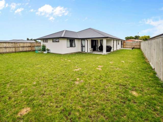Bring Us Your Offers! 186 m2 Floor Area (Approx)