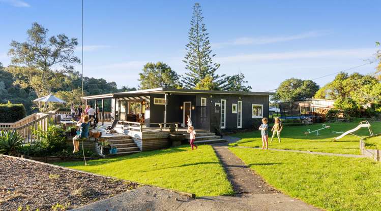 144 Victory Road Laingholm_2