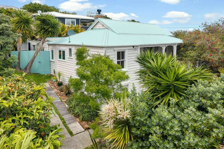 1 Gow Street Helensville_26