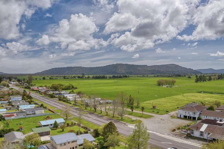 43 Main Road Harihari_29