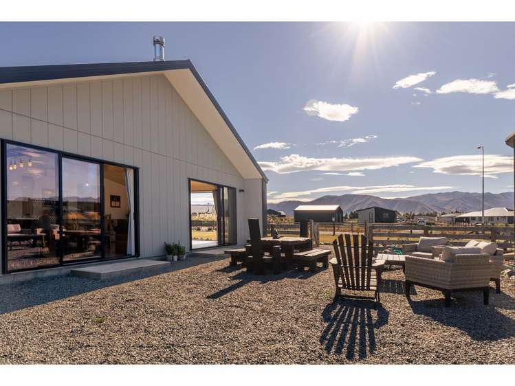 1 Tussock Crescent_0