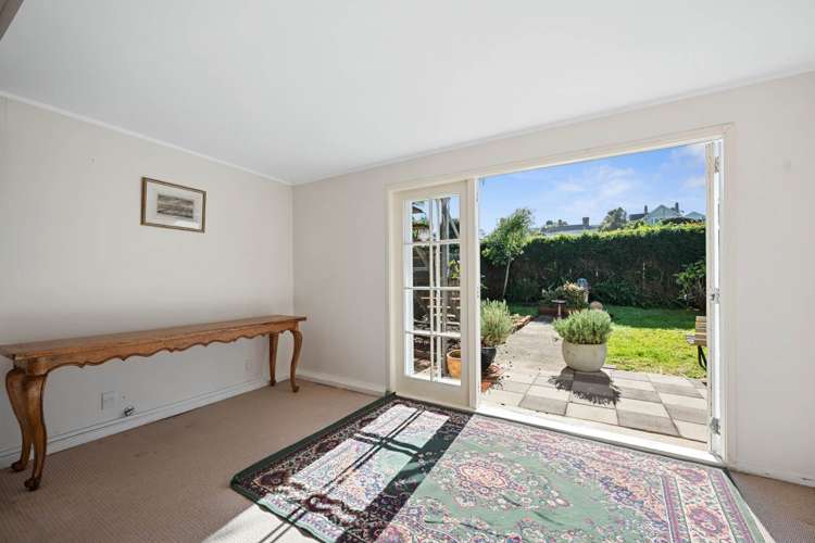 29 Queens Parade Devonport_38