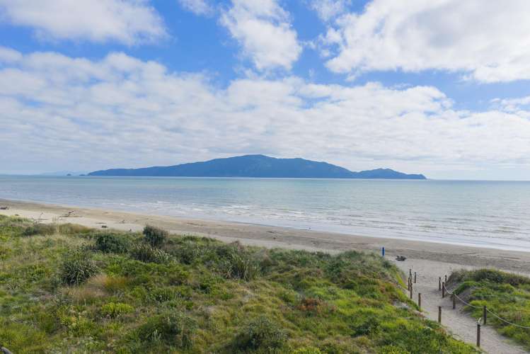 14 Olliver Grove Waikanae Beach_23