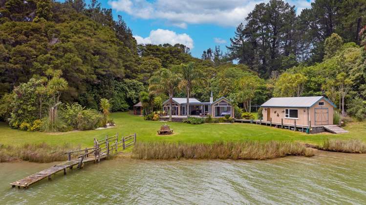 1 Ohakana Is Whakatane Surrounds_34