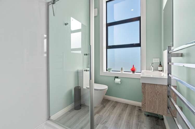 330 and 330A Highgate Roslyn_11