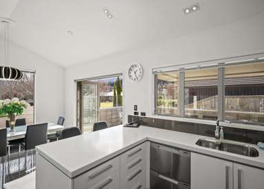4 Rutherford Crescent_4
