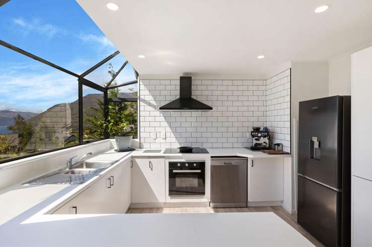 18a Avalon Crescent Fernhill/Sunshine Bay_5