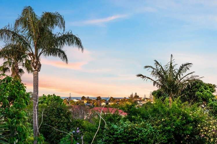 112 Whangaparaoa Road_5