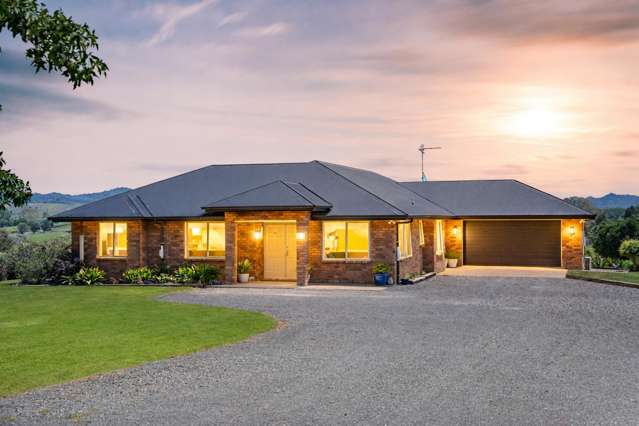 Private Lifestyle Retreat and Stunning Rural Views