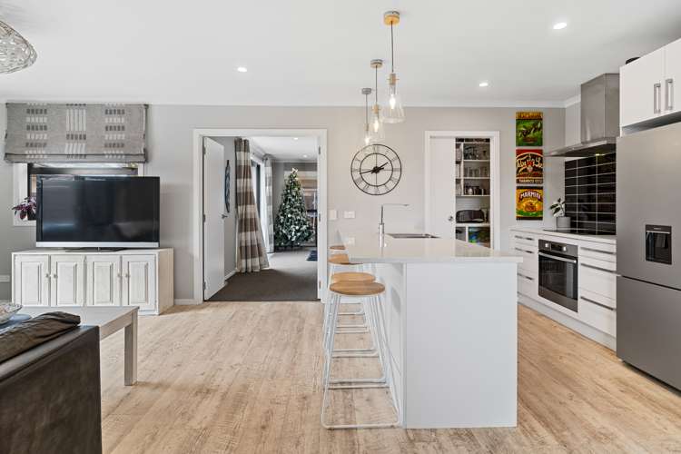 7 Livingstone Drive Papamoa_11