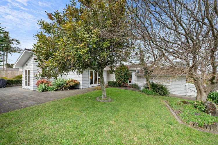 18 Booralee Avenue Botany Downs_25