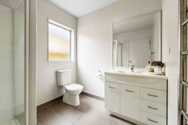 64 Popokatea Drive Takanini_11