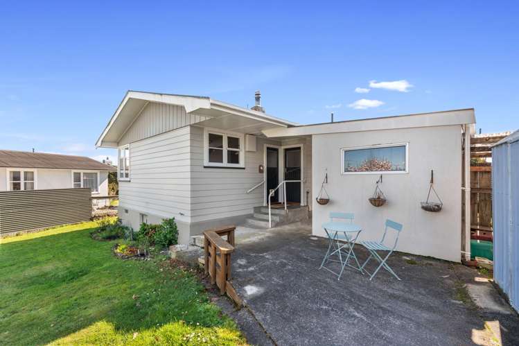 8 Wavell Crescent Lansdowne_13