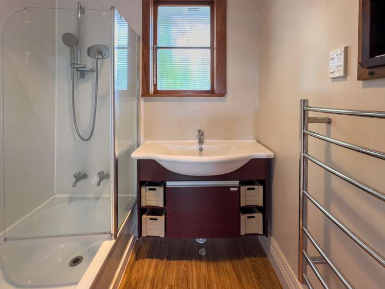 14 Edinburgh Crescent Redwoodtown_18