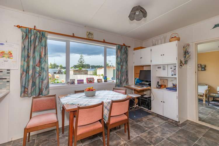 5 Ngatiawa Street Himatangi Beach_8