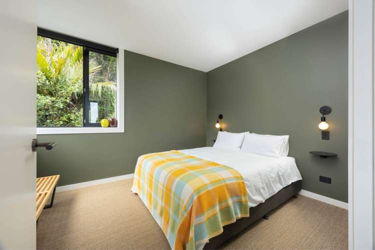 111 Garden Road Piha_21