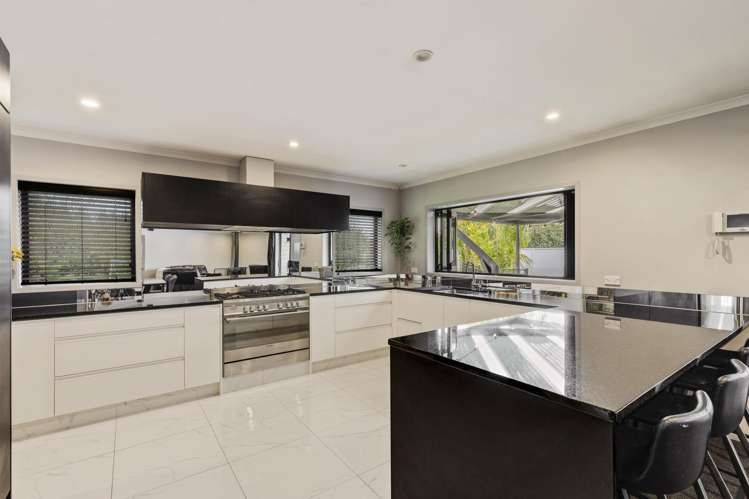 1216 Egmont Road_3