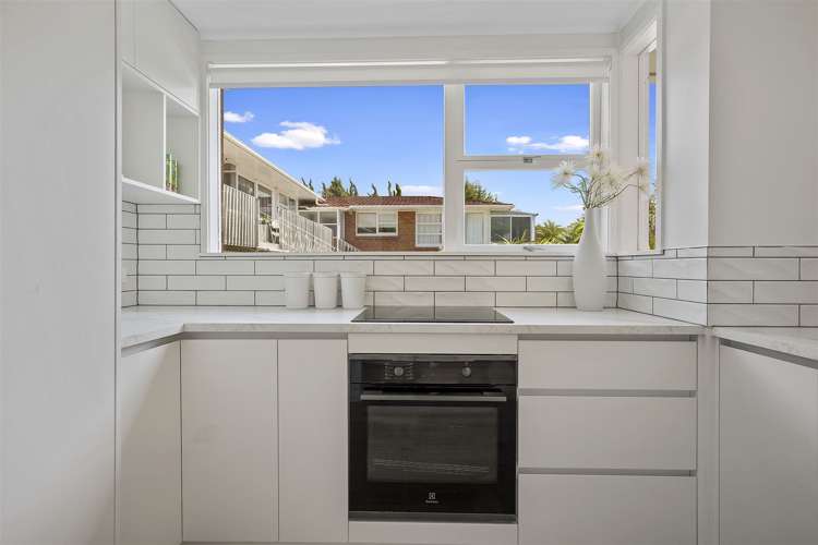 1/240 Hurstmere Road Takapuna_8